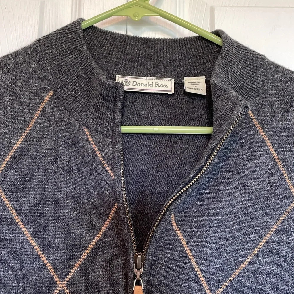 100% Lambs Wool Argyle Pull Over 1/4 Zip Sweater Gray Men's Donald Ross - Picture 9 of 10